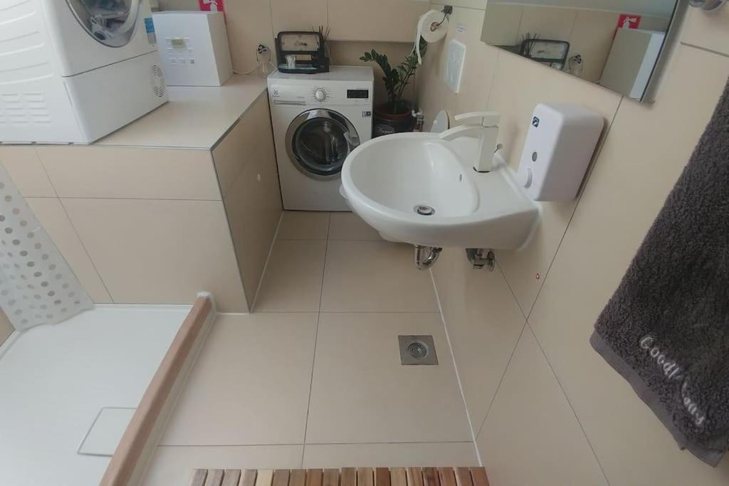 Goodlebang, 3 Bed Apartment, Center Appartamento Lubiana